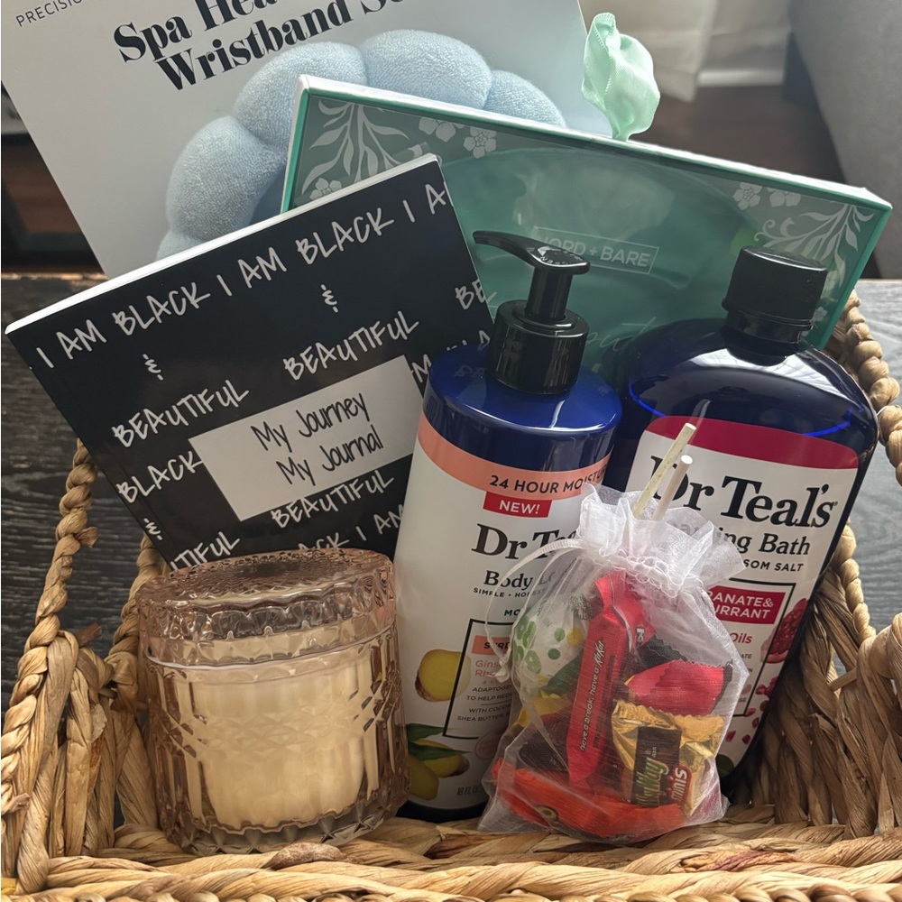 Dr Teal's Bath Gift Set with Candle